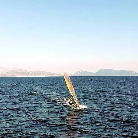 Nikiana Beach Апартамент *