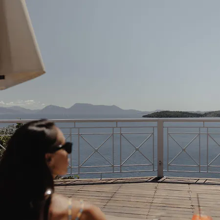 Nikiana Beach Апартамент *