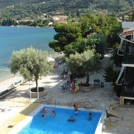Nikiana Beach Апартамент *