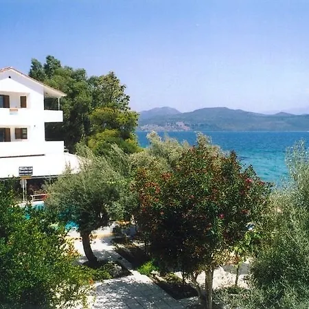 Nikiana Beach Апартамент *